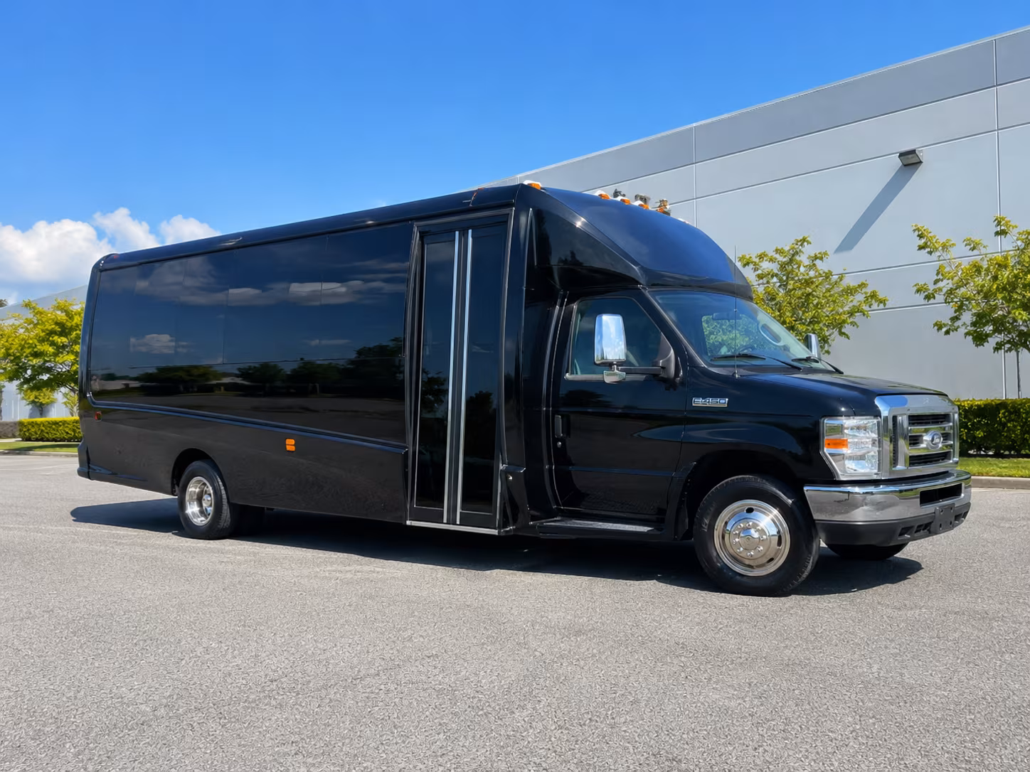 multi stop airport shuttle runs across northern new jersey