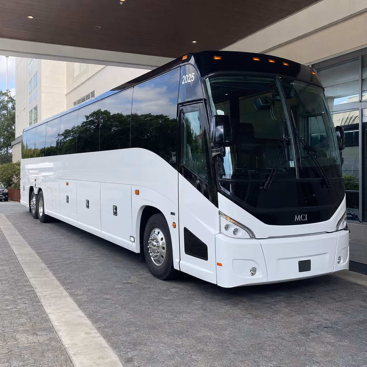 newark 54 passenger charter bus