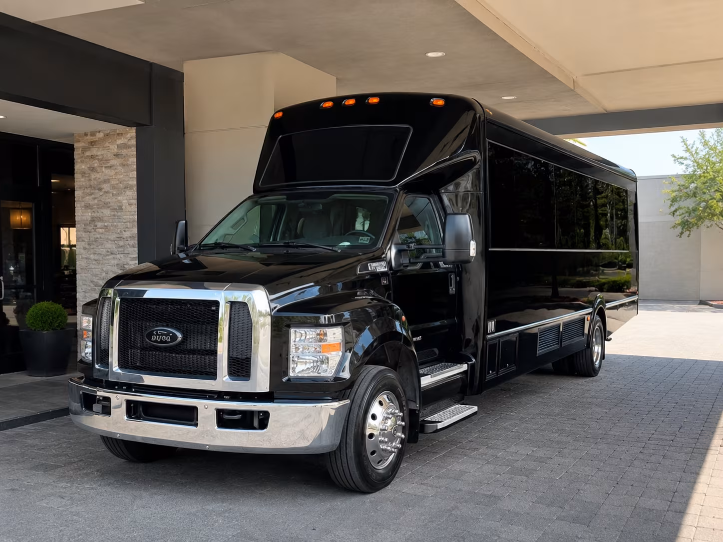 party buses and minibuses for yankees mets and new york arena events